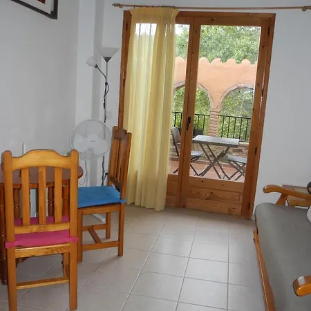 Cal Viola Apartment