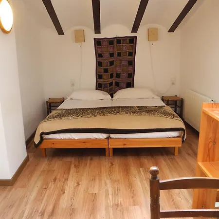 Cal Viola Apartment