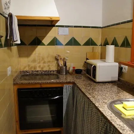 Cal Viola Apartment *
