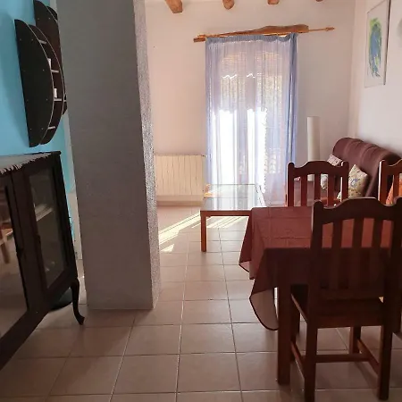 Cal Viola Apartment