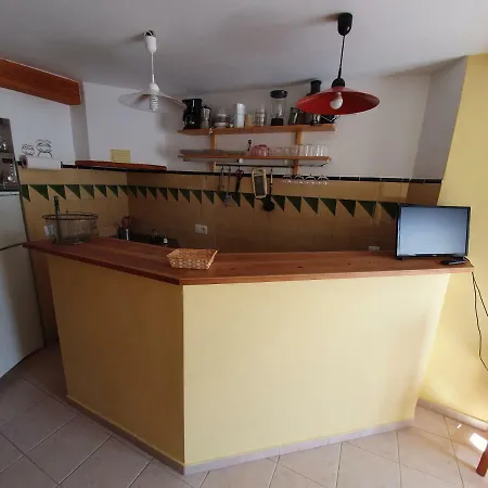 Cal Viola Apartment